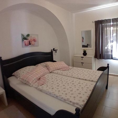 Vivi Studio Apartments Mali Losinj Bilik gambar